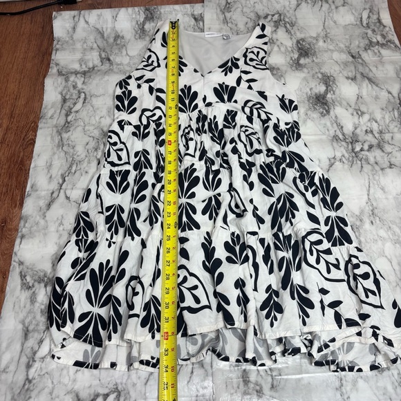 Sincerely Jules White Black V neck paisley tiered mini dress sleeveless large - Picture 3 of 6